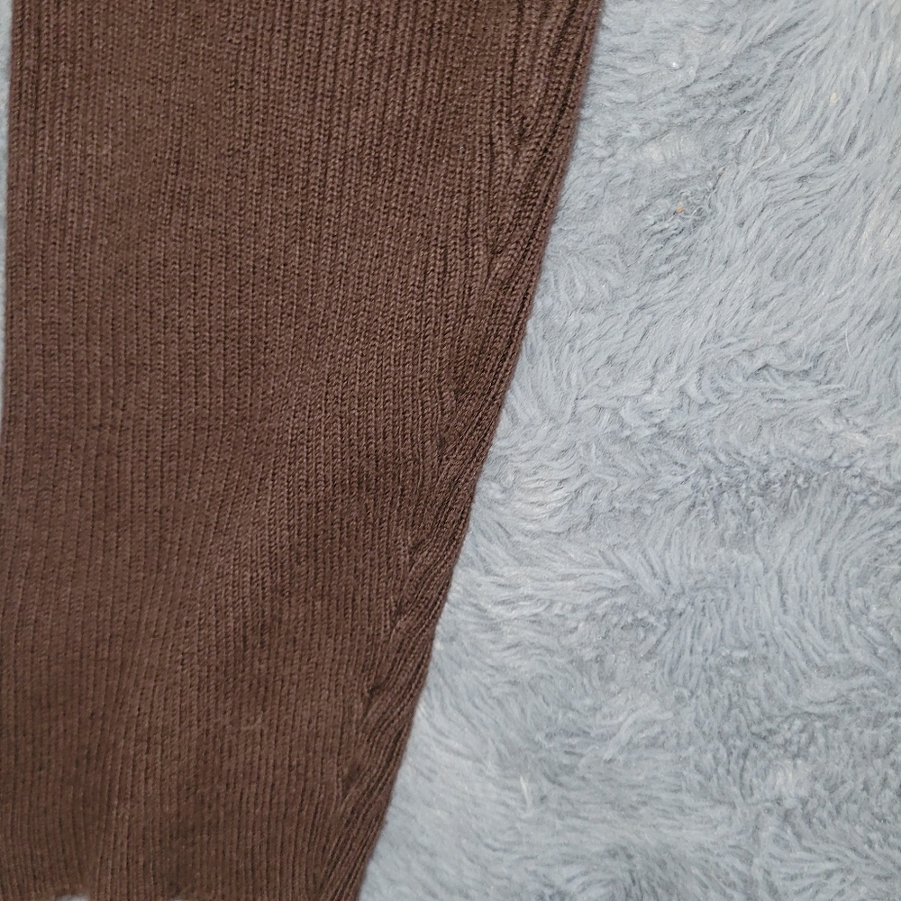 Turtle Neck Sweater - Picture 3 of 4
